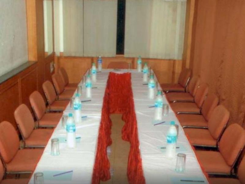 Hotel Parth Residency Ahmedabad Esterno foto