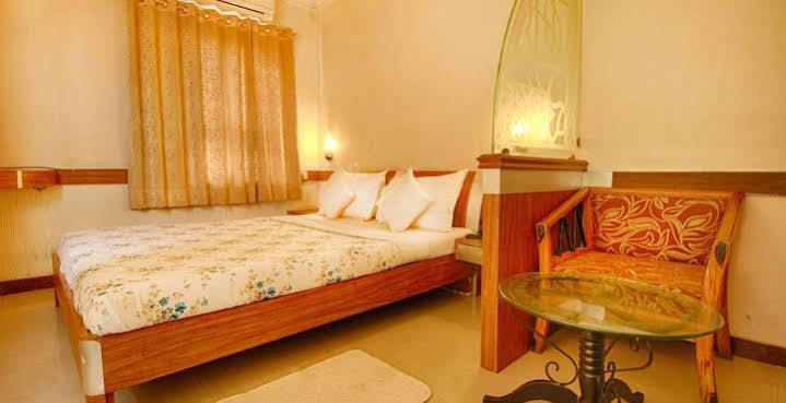 Hotel Parth Residency Ahmedabad Esterno foto