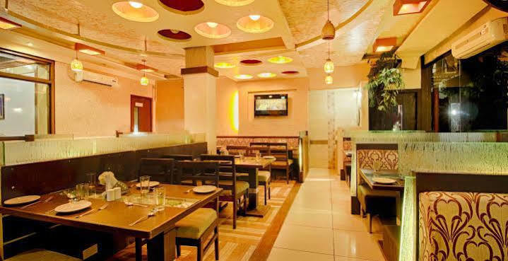 Hotel Parth Residency Ahmedabad Esterno foto