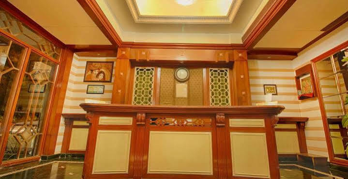 Hotel Parth Residency Ahmedabad Esterno foto