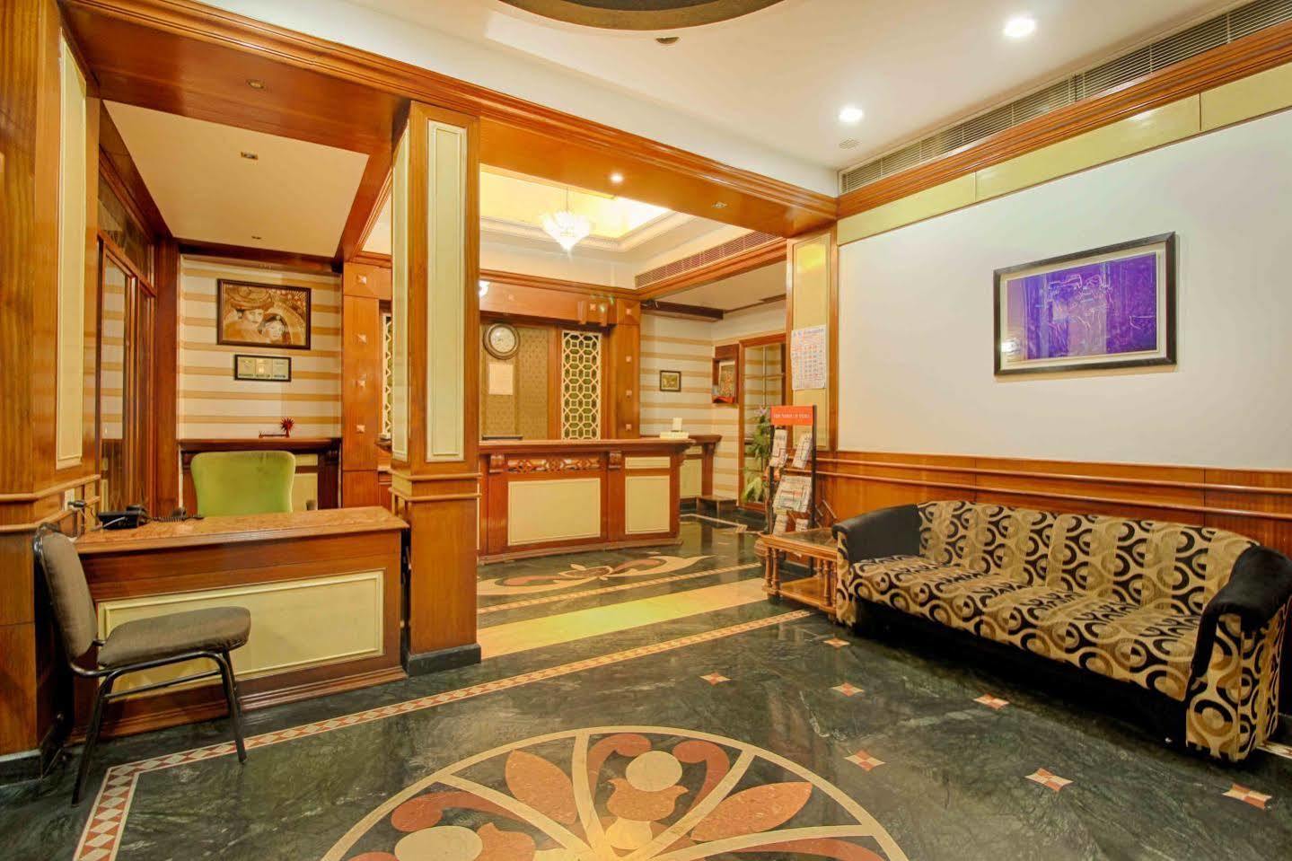 Hotel Parth Residency Ahmedabad Esterno foto