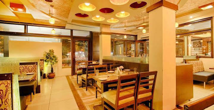 Hotel Parth Residency Ahmedabad Esterno foto